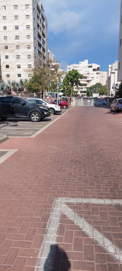 Apartment 2 Bedrooms Central Location Ashdod Bagian luar foto