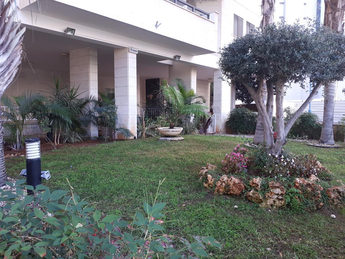 Apartment 2 Bedrooms Central Location Ashdod Bagian luar foto