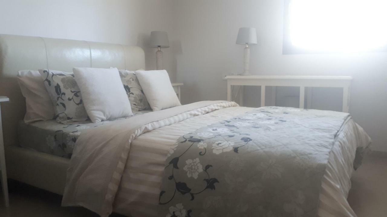 Apartment 2 Bedrooms Central Location Ashdod Bagian luar foto