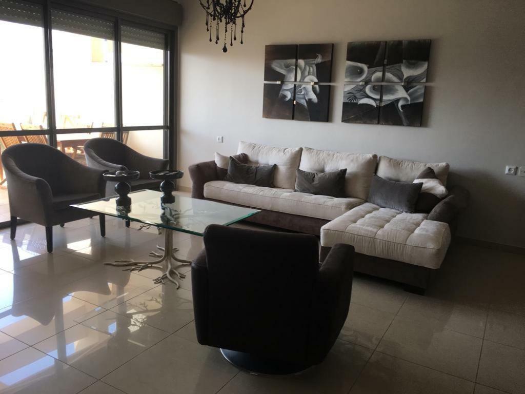 Apartment 2 Bedrooms Central Location Ashdod Bagian luar foto